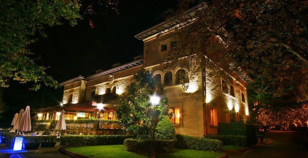 Hotel Artaza Getxo Buitenkant foto